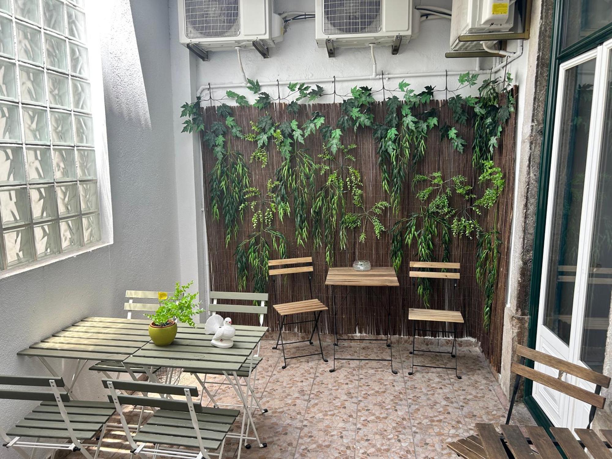 Farol Bed And Breakfast Almada Exterior photo