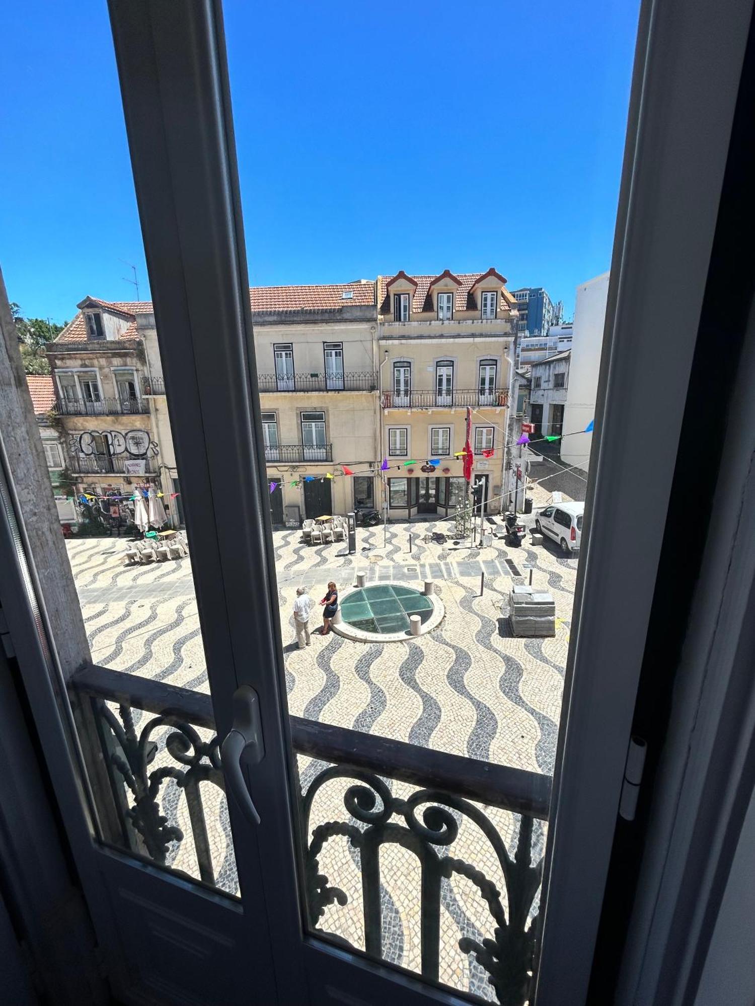 Farol Bed And Breakfast Almada Exterior photo